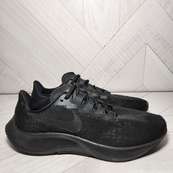 Nike Other - Mens nike pegasus athletic shoes size 9 black